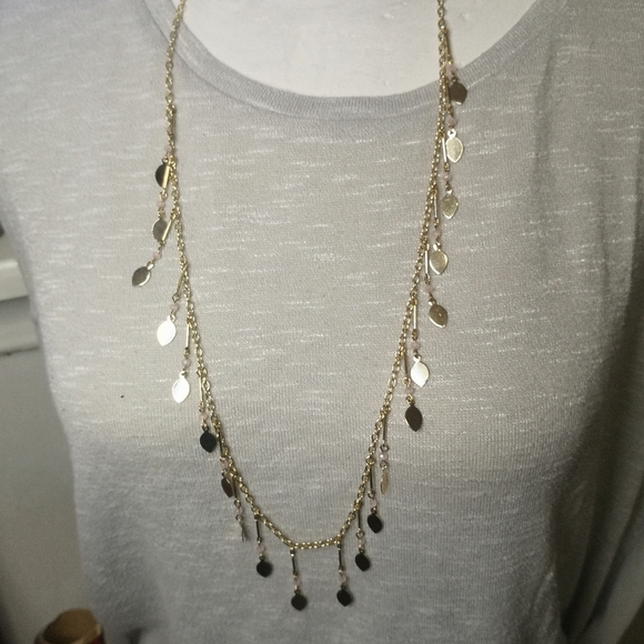 Banana Republic Gold tone long necklace with pink crystals - Picture 2 of 5